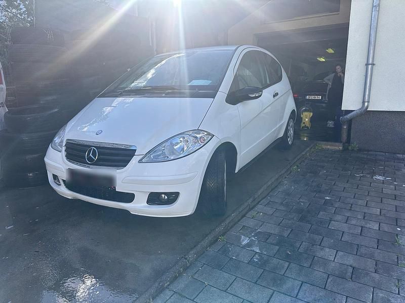 Weiß Gebraucht 2008 Mercedes A160 Kleinwagen | 2.250 € - Bild 1/4