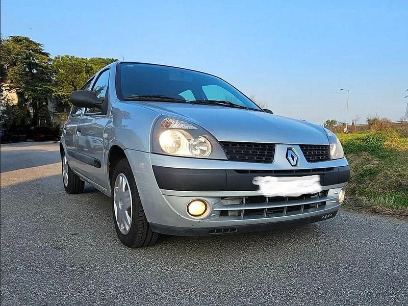 Gebraucht Renault Clio II 75 PS (55 kW) 2002 Grau Kleinwagen