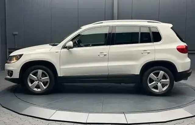Gebraucht VW Tiguan Sportline 122 PS (89 kW) 2014 Pure white SUV