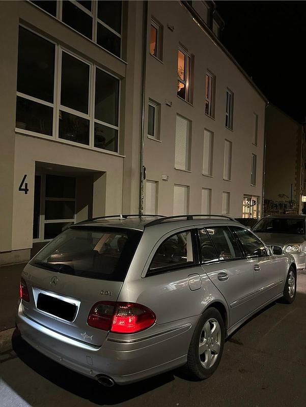 Gebraucht Mercedes E280 190 PS (139 kW) 2007 Silber Kombi