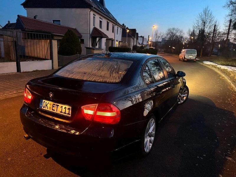 Second-hand BMW 320 150 CP (110 kW) 2006 Negru Berlinǎ