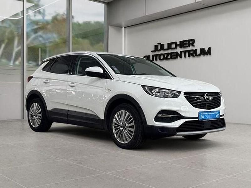 Weiß Gebraucht 2018 Opel Grandland X Innovation SUV | 11.490 € (Guter Preis) - Bild 1/4