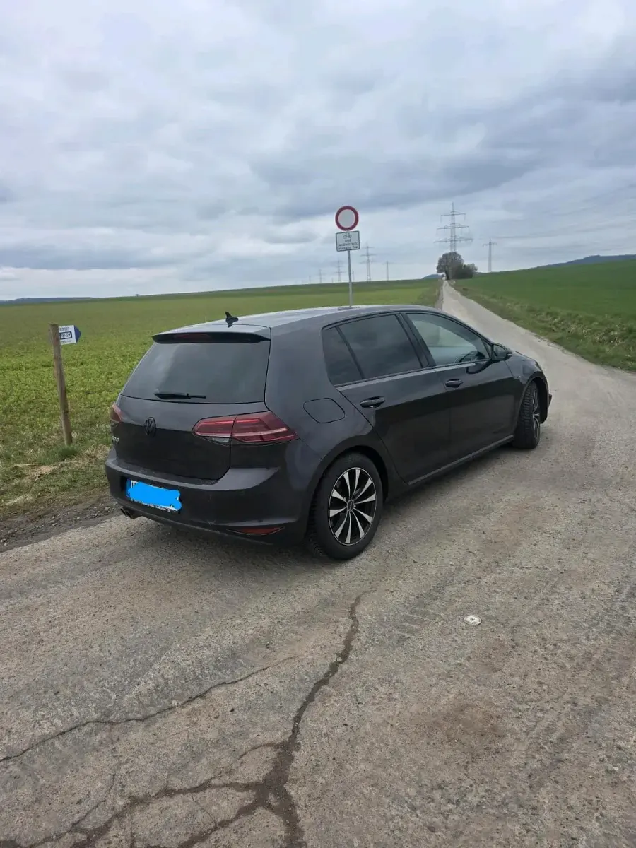 Gebraucht VW Golf VII LOUNGE 150 PS (110 kW) 2015 Grau Limousine