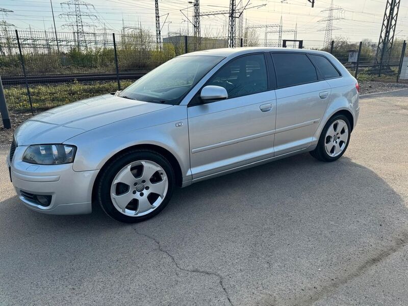 Silber Gebraucht 2007 Audi A3 Sportback S-Line Limousine | 3.999 € (Guter Preis) - Bild 1/4