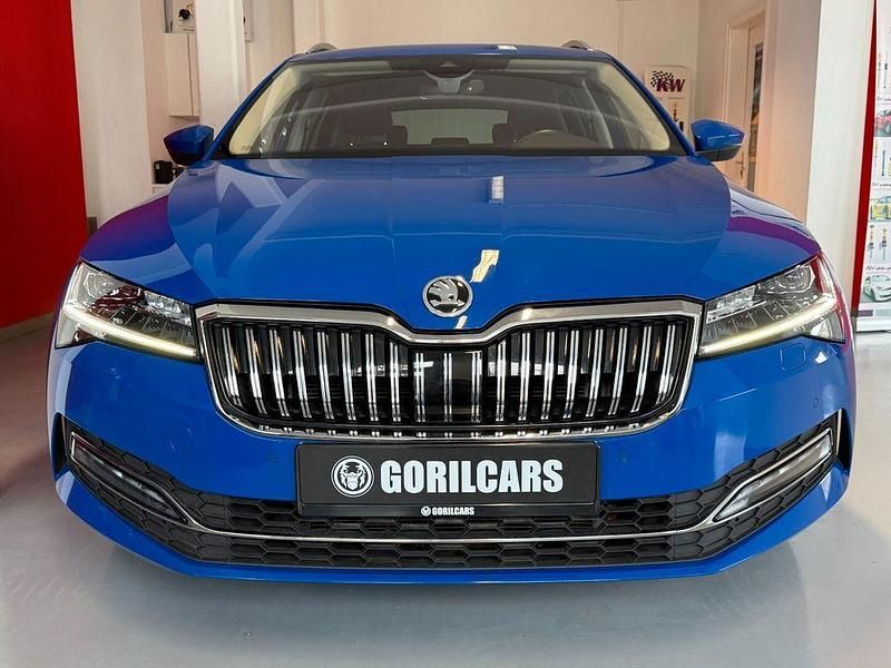 Gebraucht Skoda Superb Style 150 PS (110 kW) 2022 Modra energy/energy blue Kombi