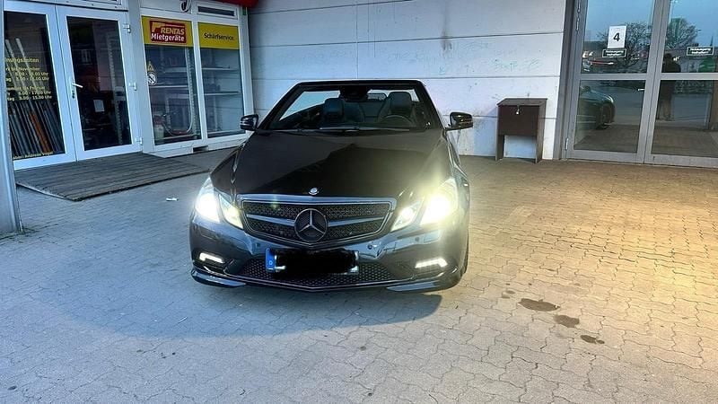Gebraucht Mercedes E350 231 PS (169 kW) 2010 Schwarz Cabrio
