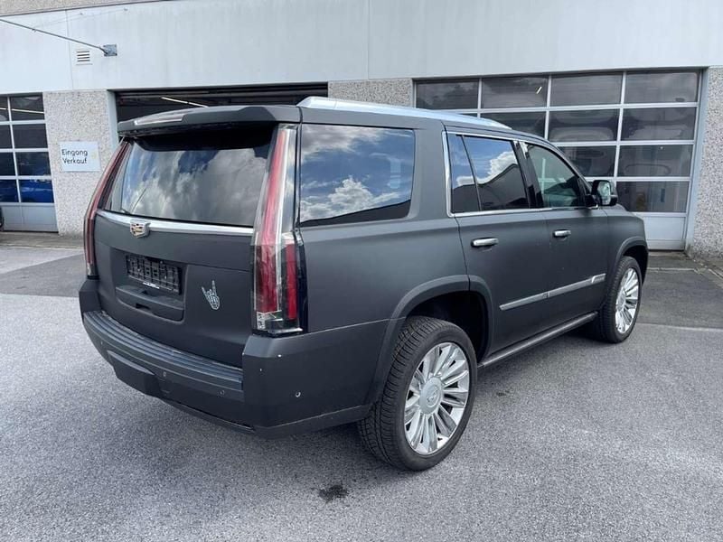 Gebraucht Cadillac Escalade 426 PS (313 kW) 2017 Weiss SUV