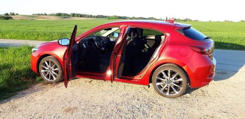 Rot Gebraucht 2018 Mazda 3 Kizoku Limousine | 12.499 € (Fairer Preis) - Bild 1/4
