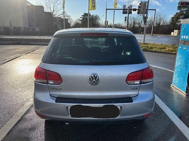 Gebraucht VW Golf VII Match 105 PS (77 kW) 2012 Silber Limousine