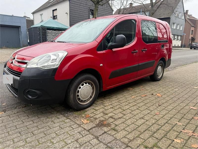 Rot Gebraucht 2010 Citroën Berlingo Van / Kleinbus | 3.750 € (Guter Preis) - Bild 1/4