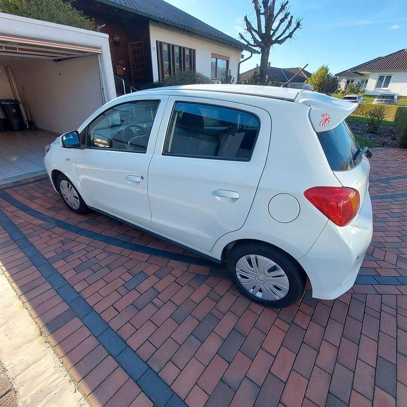 Second-hand Mitsubishi Space Star Select 71 CP (52 kW) 2022 Alb Hatchback