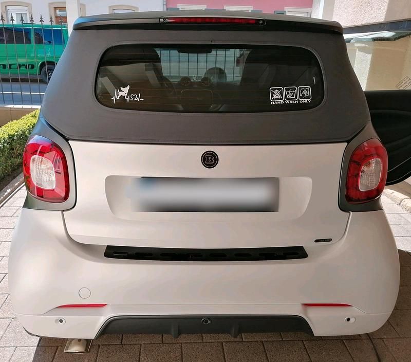 Gebraucht Smart ForTwo Cabrio Brabus 90 PS (66 kW) 2018 Weiß Cabrio