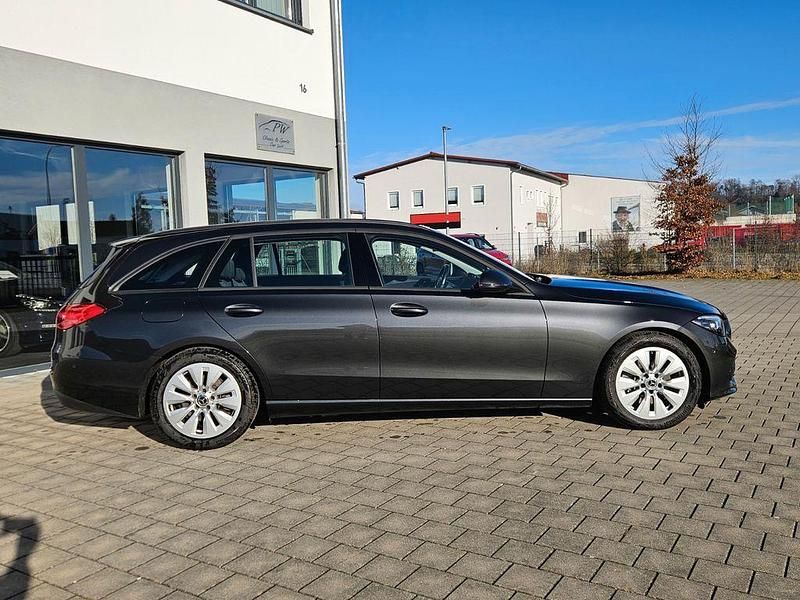 Gebraucht Mercedes C220 Business 200 PS (147 kW) 2022 Grau Limousine