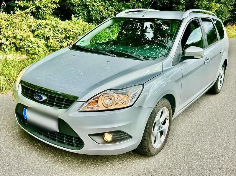 Silber Gebraucht 2011 Ford Focus Viva Kombi | 2.950 € (Superpreis) - Bild 1/4