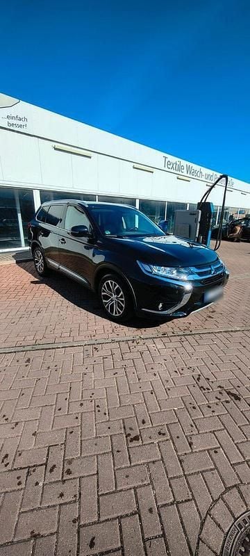 Gebraucht Mitsubishi Outlander Plus 150 PS (110 kW) 2018 Schwarz SUV