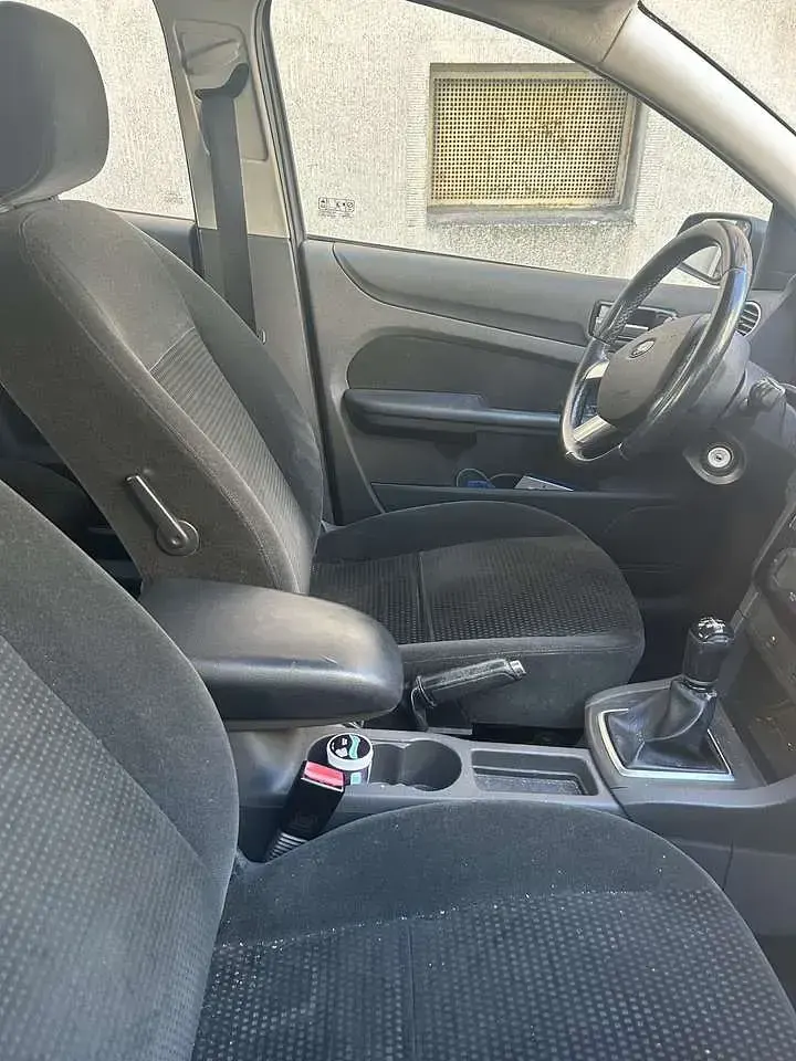 Gebraucht Ford Focus Ghia 101 PS (74 kW) 2005 Limousine