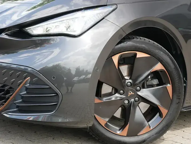 Second-hand Cupra Born 169 kW (231 CP) 2023 Gri Hatchback