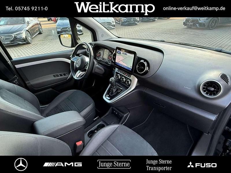 Gebraucht Mercedes T180 Progressive 116 PS (85 kW) 2024 Loparitschwarz Van / Kleinbus