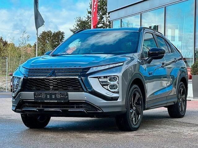 Grau Gebraucht 2022 Mitsubishi Eclipse Cross Plus SUV | 32.995 € (Teuer) - Bild 1/2
