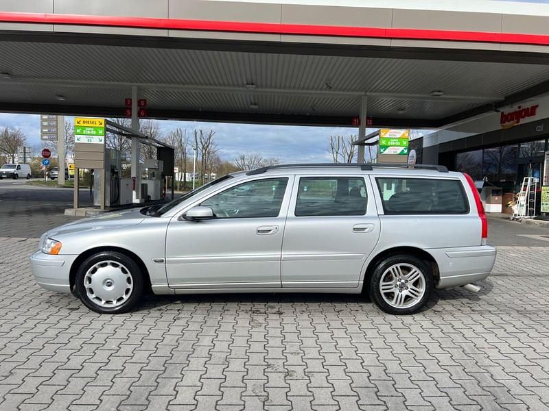 Gebraucht Volvo V70 185 PS (136 kW) 2006 Silber Kombi