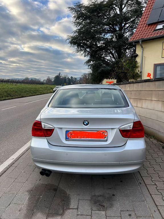 Gebraucht BMW 325 218 PS (160 kW) 2005 Silber Limousine