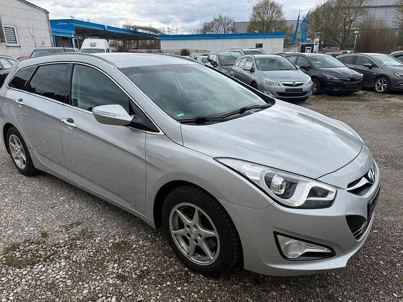 Gebraucht Hyundai i40 Style 177 PS (130 kW) 2012 Silber Kombi