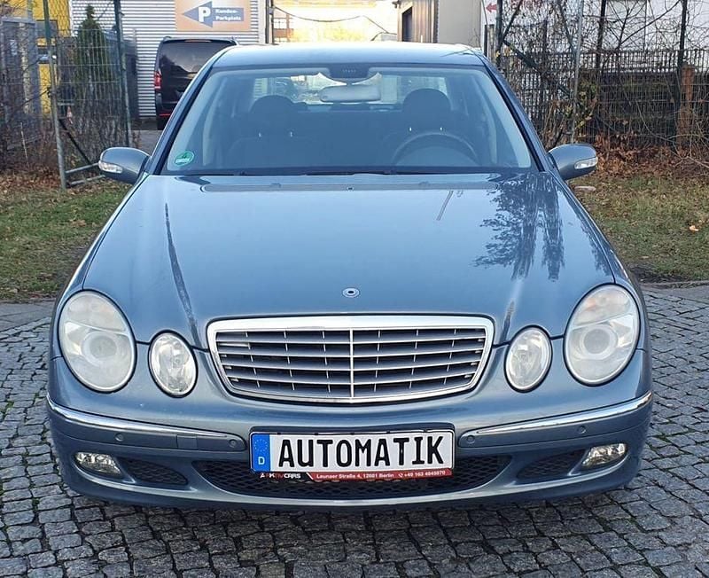 Gebraucht Mercedes E240 Elegance 177 PS (130 kW) 2005 Blau Limousine