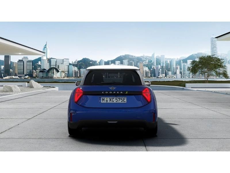 Gebraucht Mini Cooper SE 160 kW (218 PS) 2024 Blau Kleinwagen