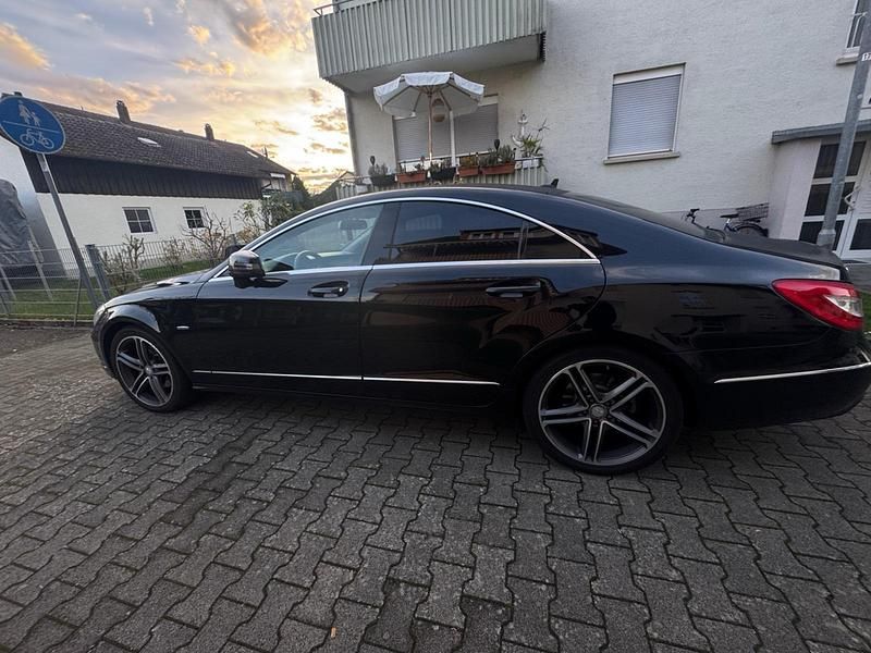 Gebraucht Mercedes CLS350 265 PS (194 kW) 2011 Schwarz Limousine
