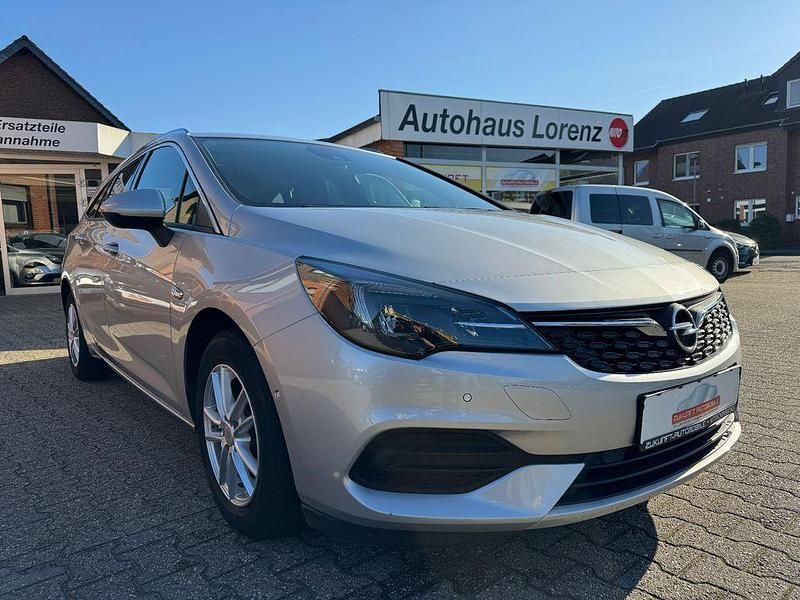 Silber Gebraucht 2021 Opel Astra Business Elegance Kombi | 9.990 € (Etwas zu teuer) - Bild 1/4