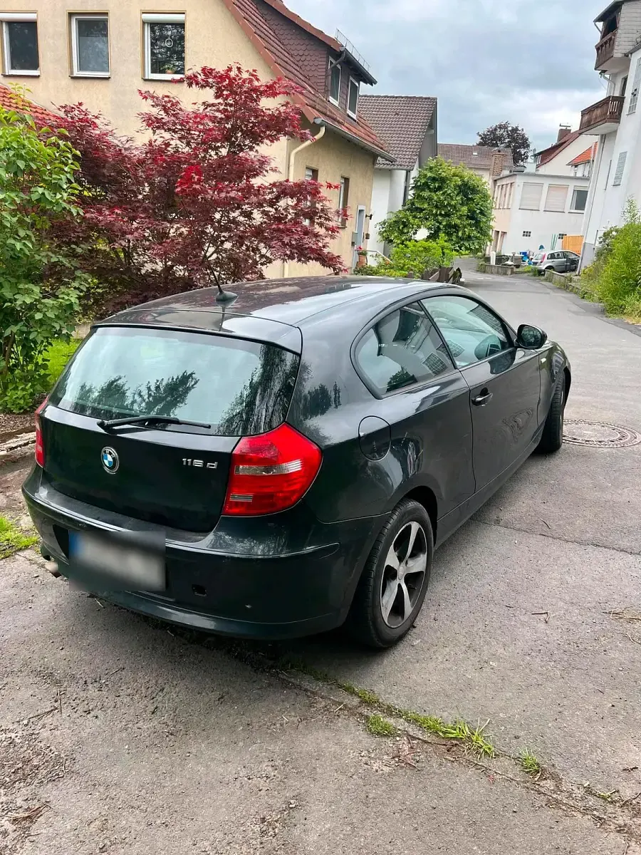 Gebraucht BMW 116 116 PS (85 kW) 2010 Schwarz Kleinwagen