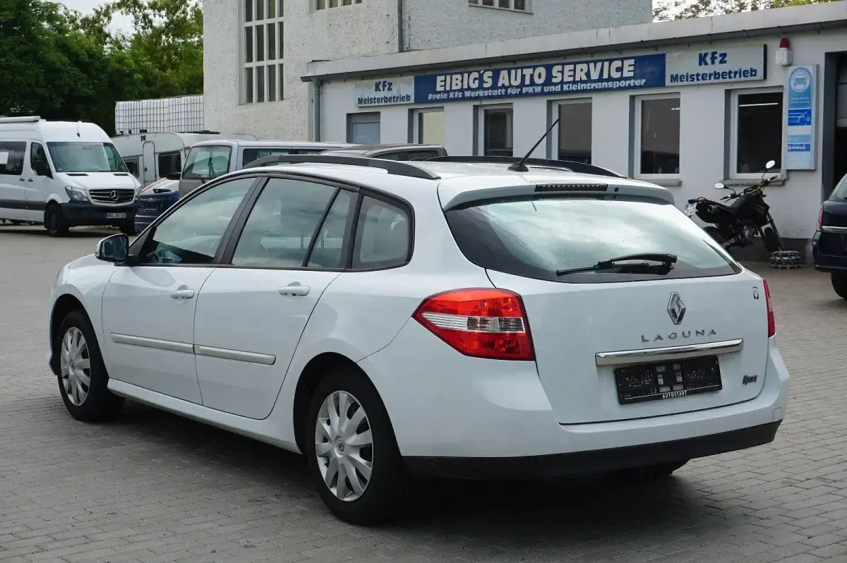Gebraucht Renault Laguna III 140 PS (102 kW) 2009 Weiß Kombi