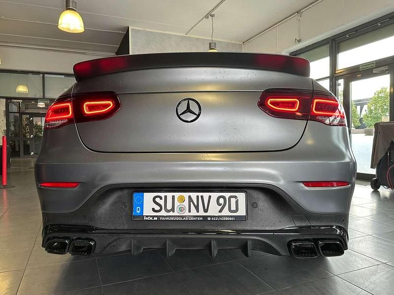 Gebraucht Mercedes GLC63 AMG AMG 476 PS (350 kW) 2020 Designo magno matt Coupé