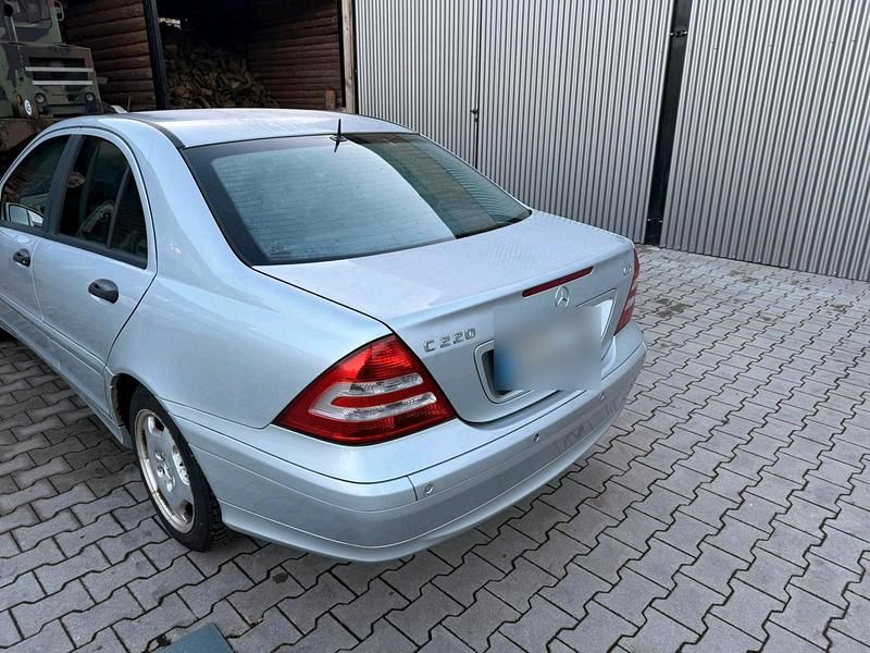 Gebraucht Mercedes C220 150 PS (110 kW) 2006 Silber Limousine