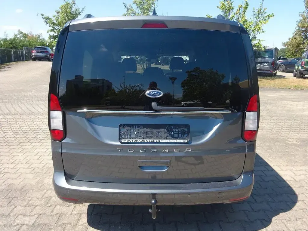 Gebraucht Ford Tourneo Connect Titanium 122 PS (89 kW) 2026 Grau Van / Kleinbus