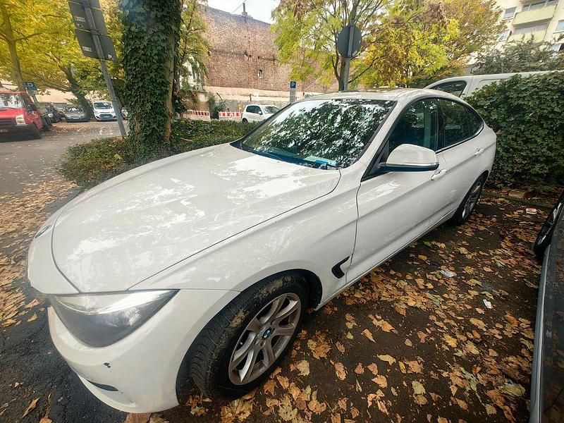 Weiß Gebraucht 2015 BMW 318 Gran Turismo Sport Line Limousine | 10.600 € (Guter Preis) - Bild 1/4
