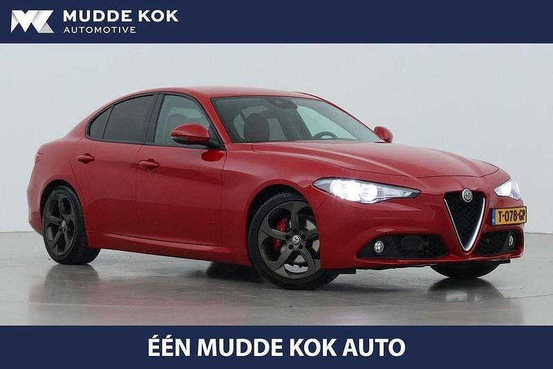 Gebraucht Alfa Romeo Giulia Super 201 PS (147 kW) 2016 Rot Limousine