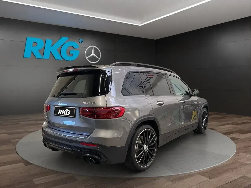 Gebraucht Mercedes GLB35 AMG 306 PS (225 kW) 2025 Grau SUV