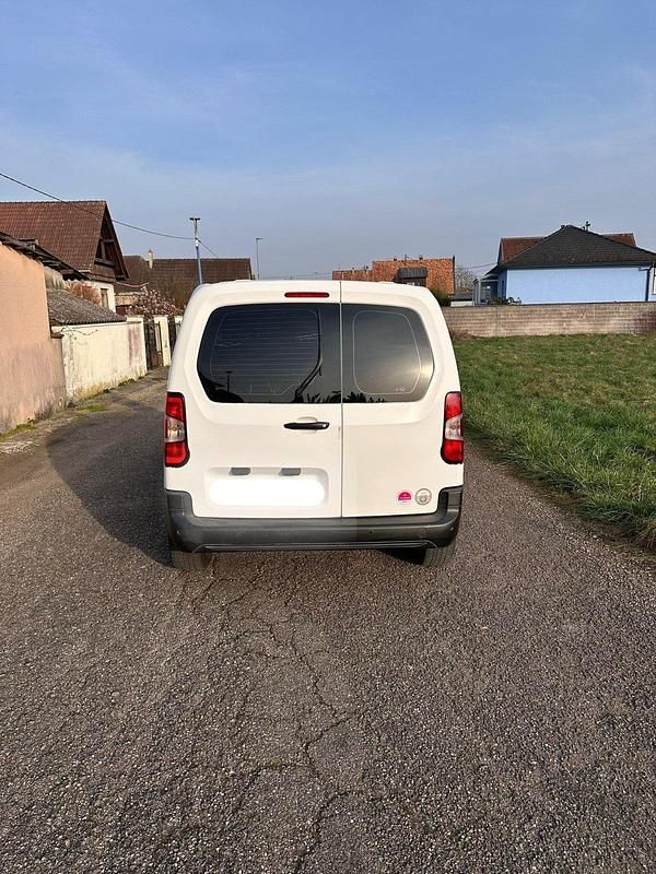 Gebraucht Peugeot Partner 75 PS (55 kW) 2019 Weiß Van / Kleinbus