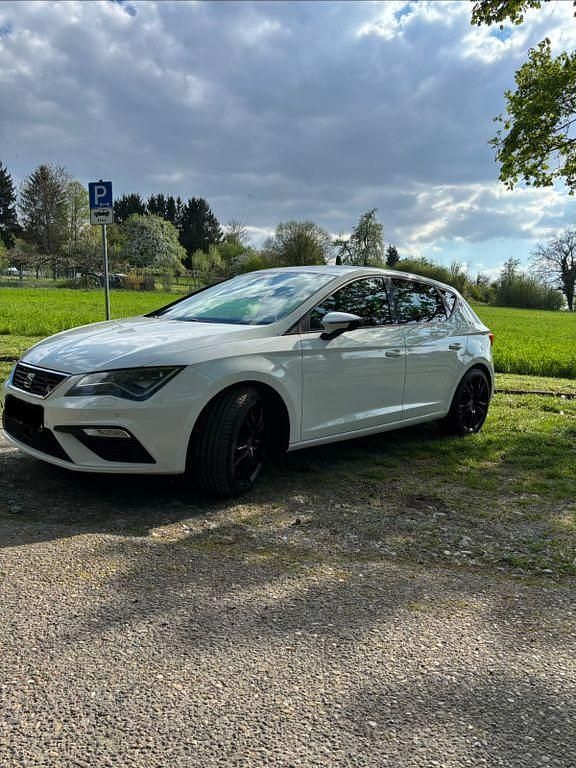 Second-hand Seat Leon FR 150 CP (110 kW) 2017 Alb Berlinǎ