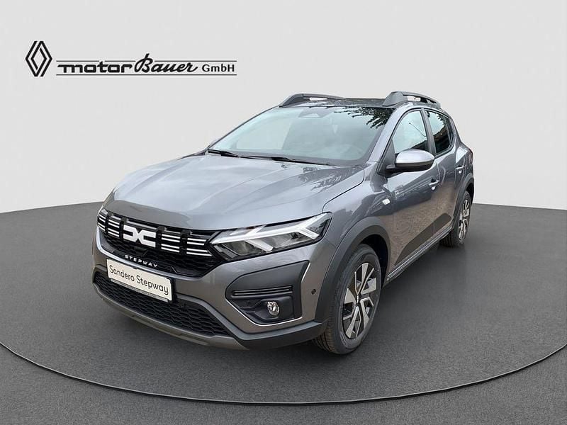 Grau Neu 2025 Dacia Sandero Expression Kleinwagen | 18.970 € (Fairer Preis) - Bild 1/4