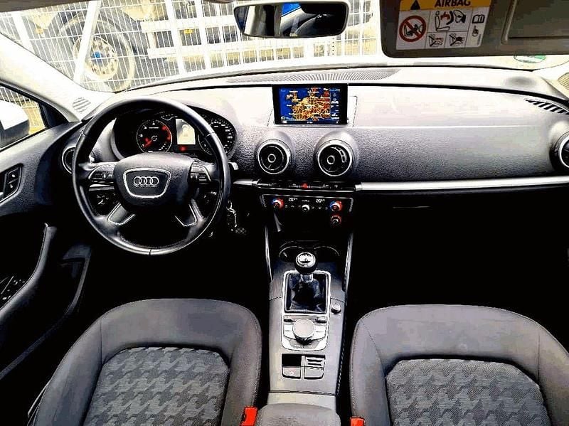 Gebraucht Audi A3 Attraction 110 PS (80 kW) 2016 Weiß Limousine