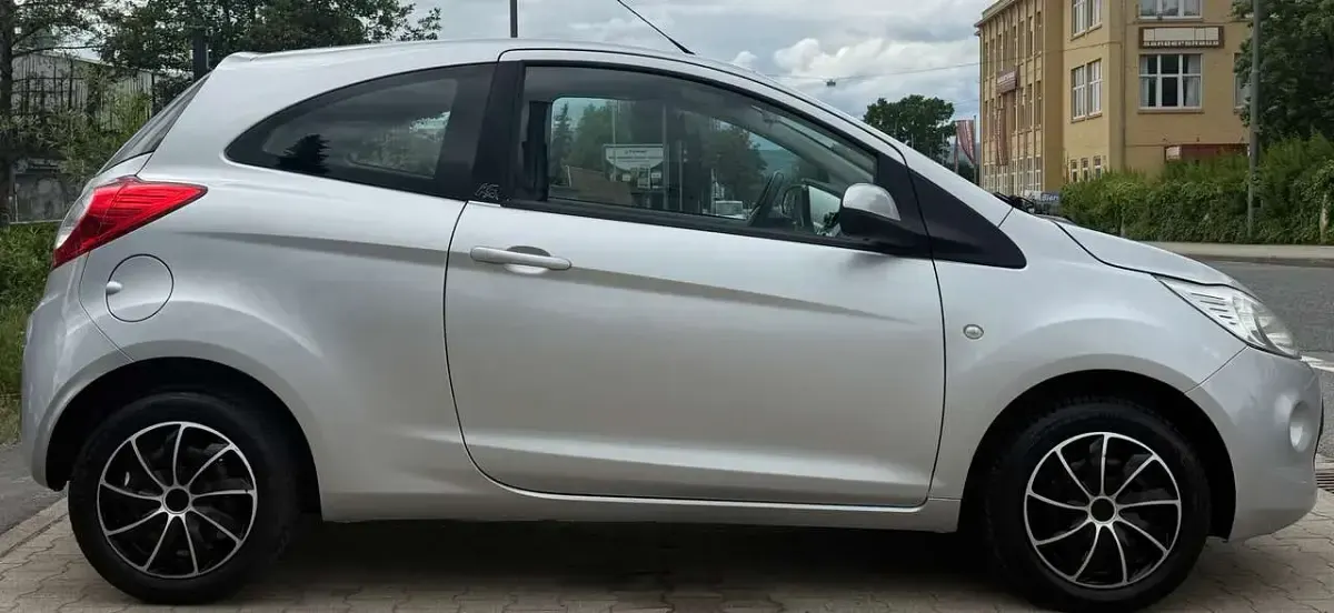Gebraucht Ford Ka Titanium 69 PS (50 kW) 2009 Moonlightsilber metallic Kleinwagen