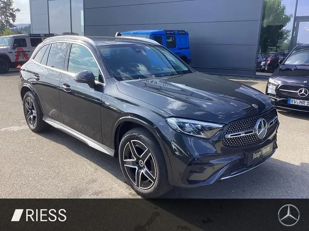 Gebraucht Mercedes GLC300 AMG 204 PS (150 kW) 2025 Metalliclack graphitgrau SUV