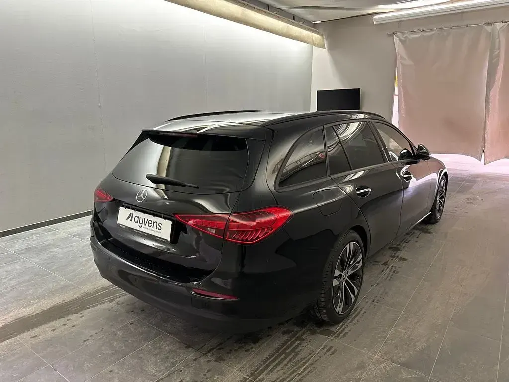 Gebraucht Mercedes C200 184 PS (135 kW) 2023 Schwarz Limousine