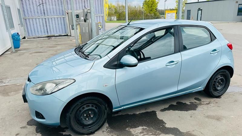 Usata Mazda 2 86 CV (63 kW) 2009 Blu Utilitaria