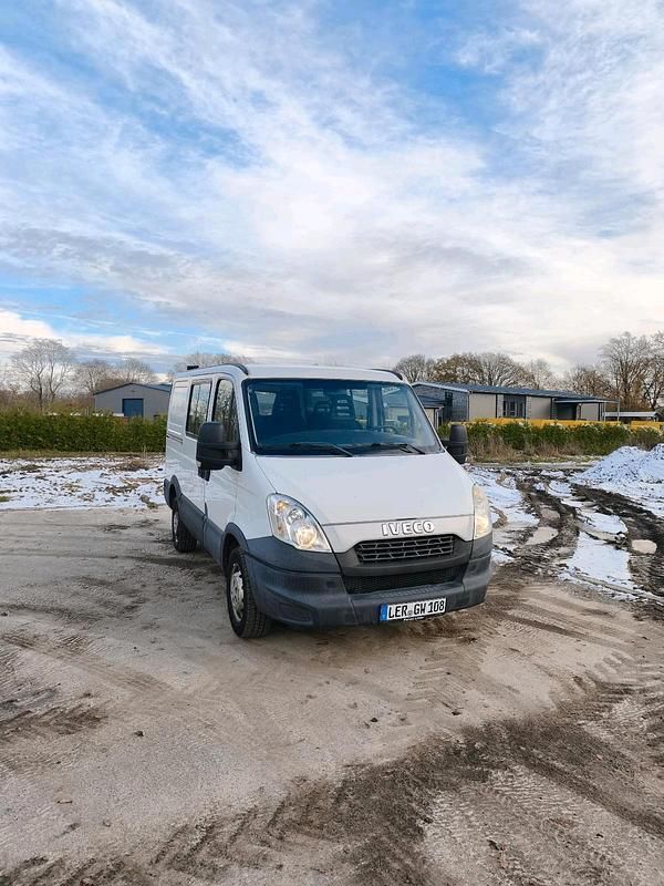 Gebraucht Iveco Daily 126 PS (92 kW) 2013 Weiß Limousine