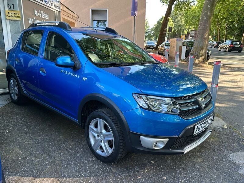 Blau Gebraucht 2016 Dacia Sandero Prestige Kleinwagen | 10.100 € (Fairer Preis) - Bild 1/4