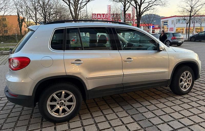 Gebraucht VW Tiguan Trendline 150 PS (110 kW) 2009 Grau SUV