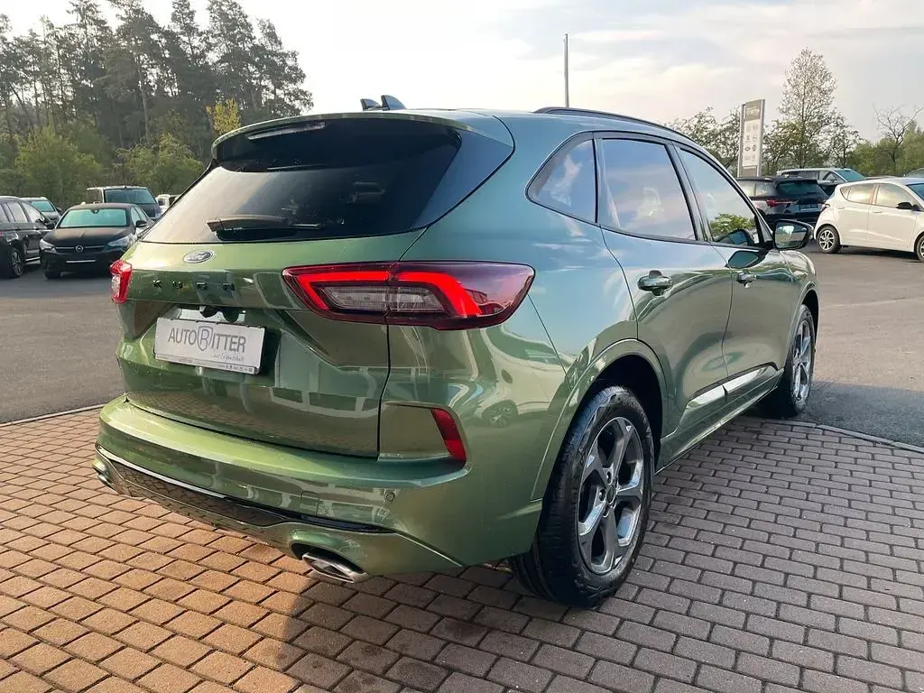 Neu Ford Kuga ST-Line 186 PS (136 kW) 2026 Grün SUV